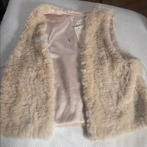 NWT | Faux Fur Vest | XS| Urban Outfitters